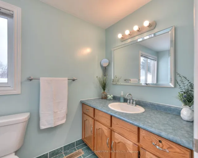 Additional image 28 of 105 Sabrina Cres