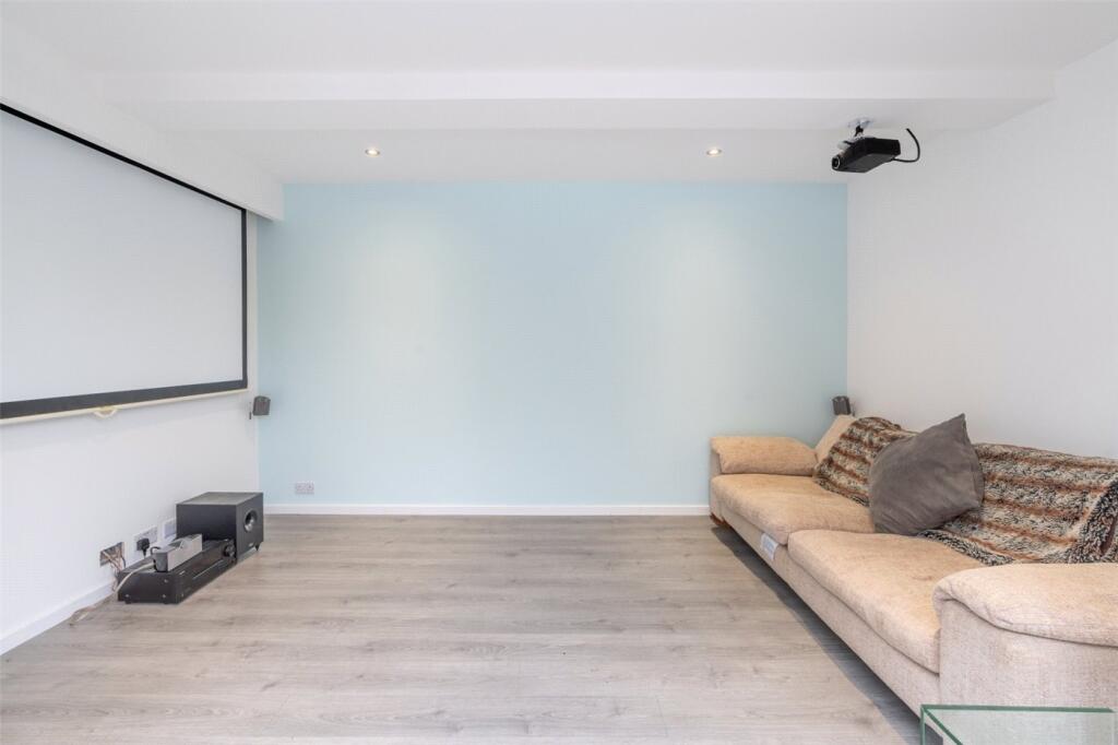 Additional image 18 of Stroud Close, Colehill, Wimborne, Dorset, BH21