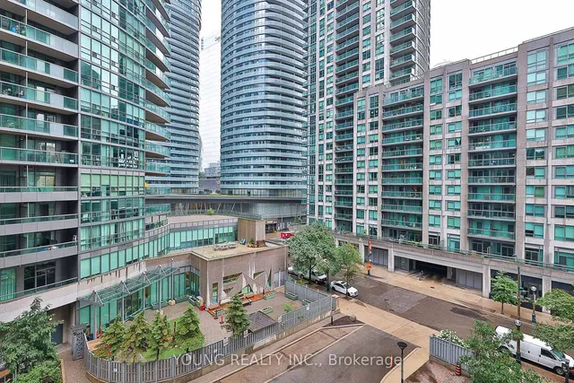 Additional image 16 of 51 Lower Simcoe St Unit 603