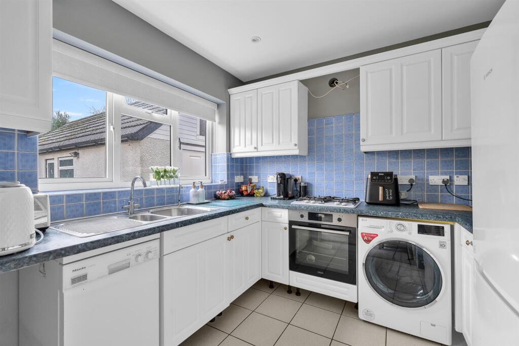 Additional image 6 of Lime Tree Walk, West Wickham