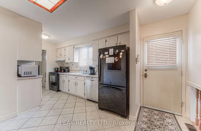 Additional image 12 of 93 Uxbridge Cres
