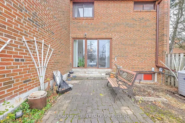 Additional image 34 of 70 Castlebury Cres Unit 9