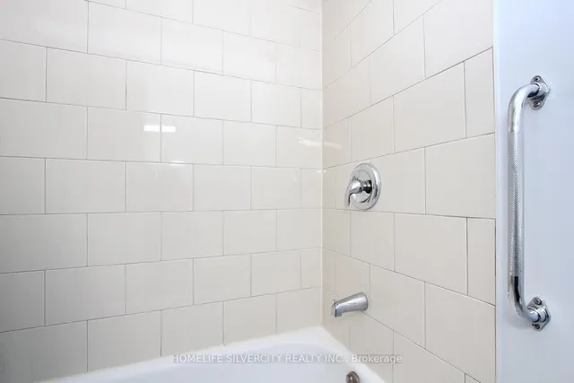 Additional image 33 of 7500 Goreway Dr Unit #37