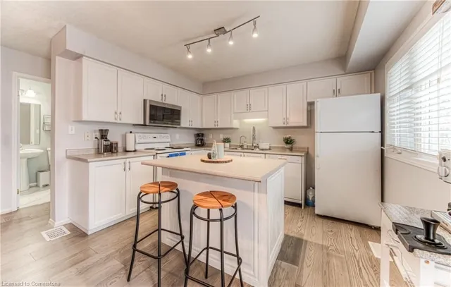 Additional image 8 of 110 Activa Ave Unit B13