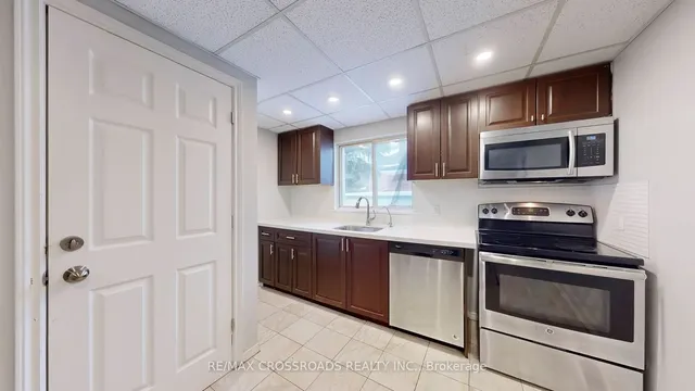 Additional image 7 of 260 Connaught Ave