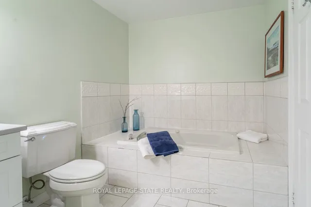 Additional image 18 of 3230 New St Unit 19