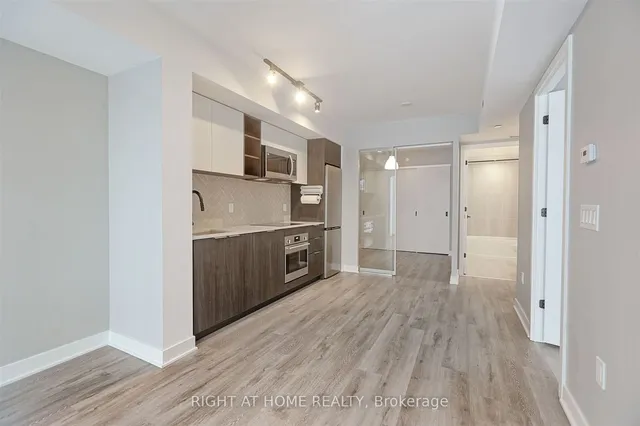 Additional image 18 of 36 Zorra St Unit 421