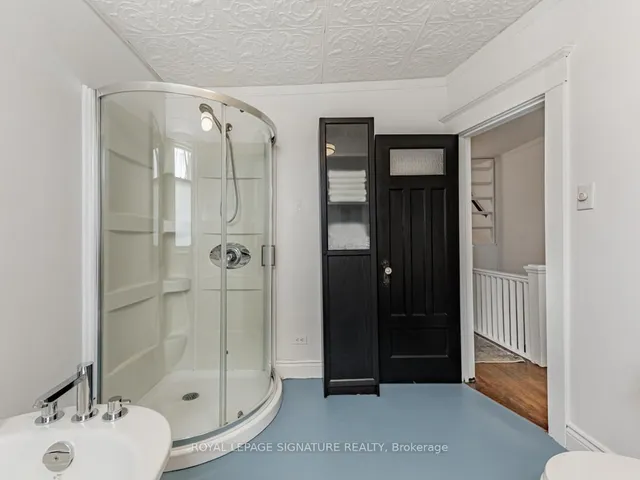 Additional image 29 of 41 Thyra Ave