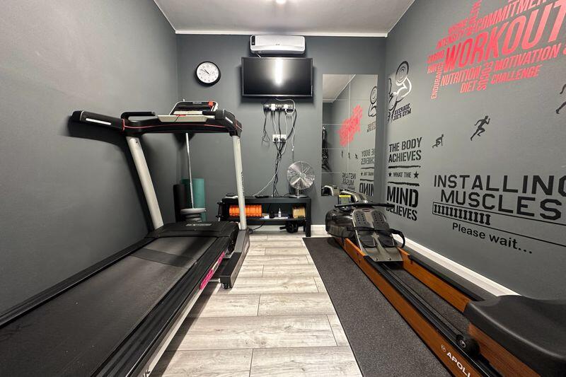 Additional image 22 of The Cornfields, Wick St Lawrence - LOVELY POSITION