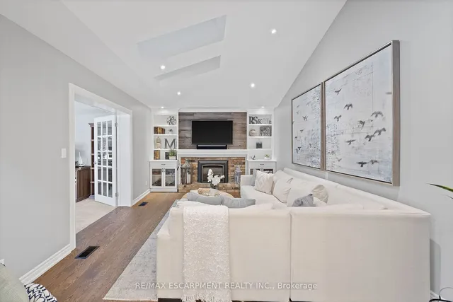 Additional image 12 of 344 Camelot Crt
