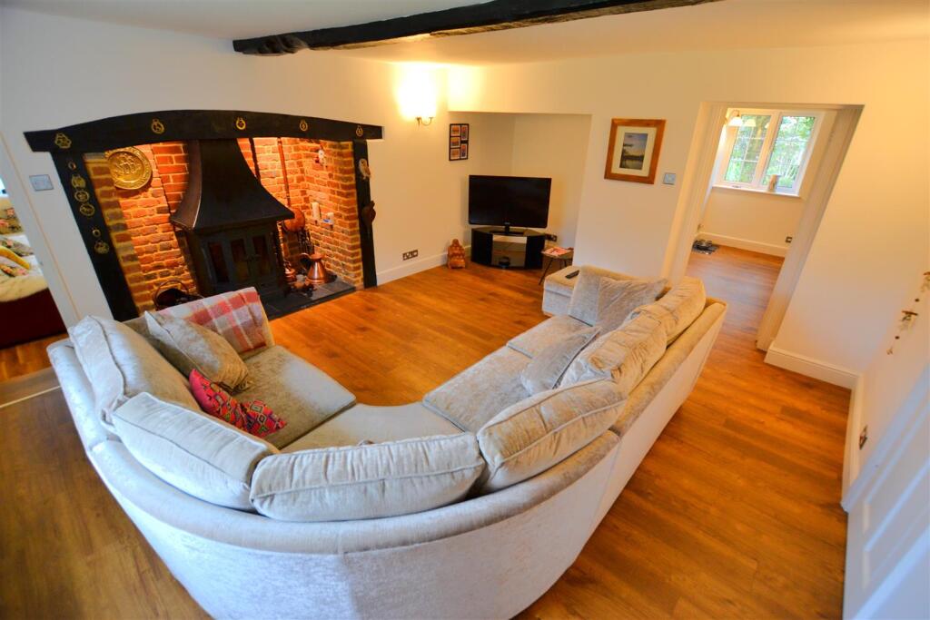 Additional image 23 of Woodside Green, Will Hill, Essendon