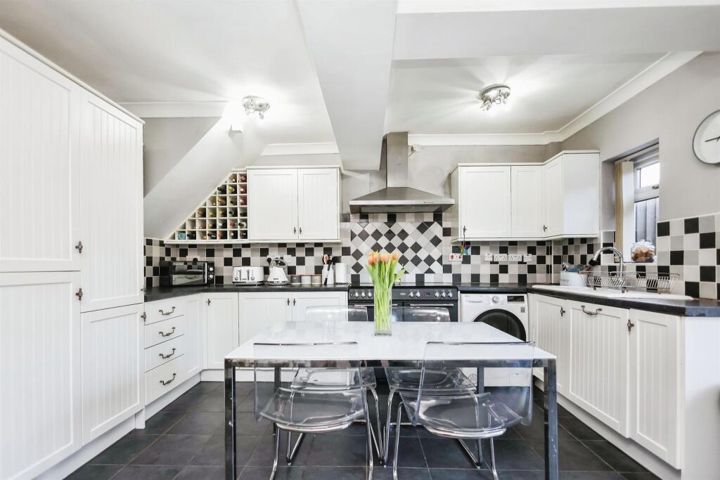 Additional image 4 of Woodfield Avenue, Cradley Heath