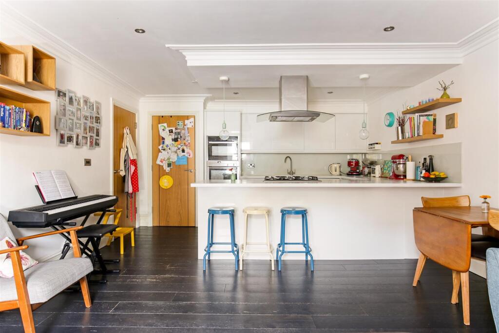 Additional image 14 of Overlooking the wonderful Hill Road, Clevedon