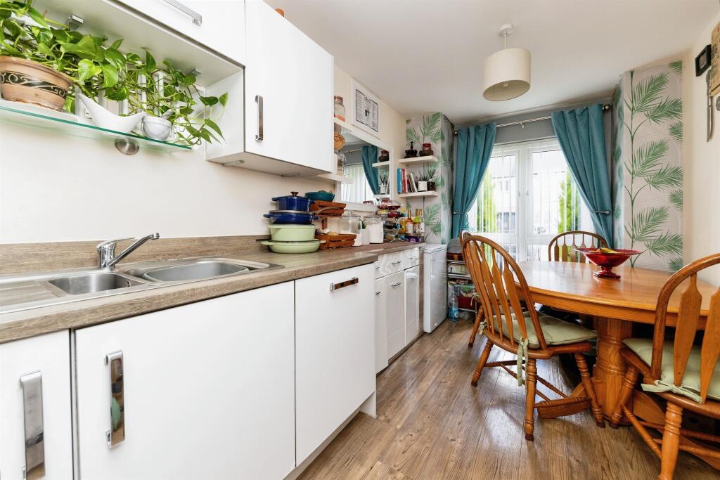 Additional image 3 of Appletree Way, Welwyn Garden City