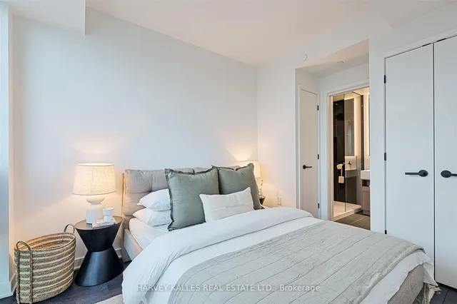 Additional image 22 of 55 Charles St Unit 4304