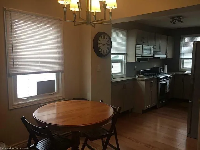 Additional image 3 of 2232 Queensway St