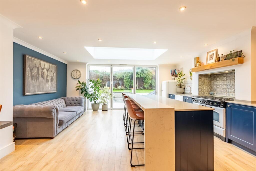 Additional image 36 of Park Lane, Colney Heath, St. Albans