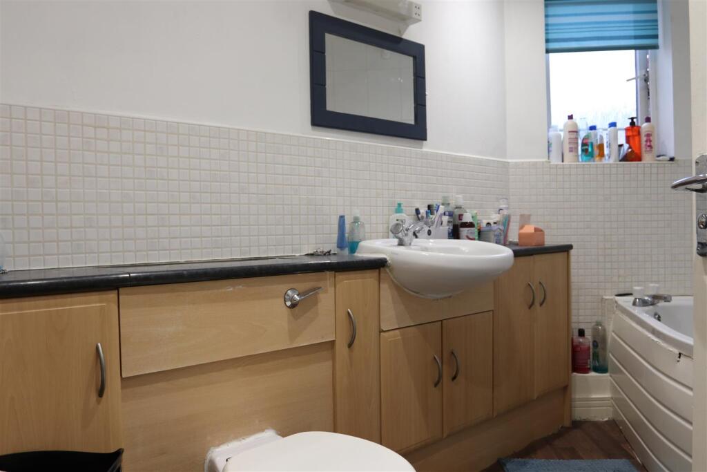 Additional image 12 of The Moorings, Hockley