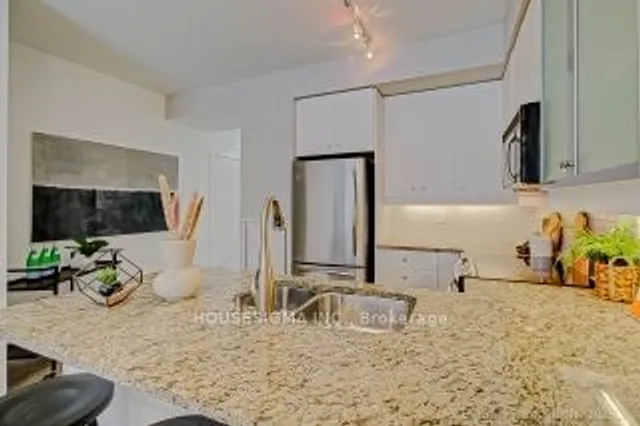 Additional image 14 of 438 King St Unit 512