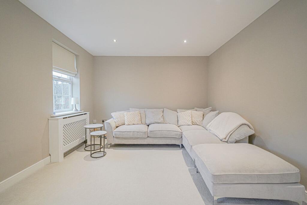 Additional image 9 of Boundary Lane, Shirley, B90