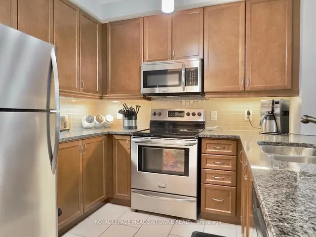 Additional image 14 of 100 John St Unit 403