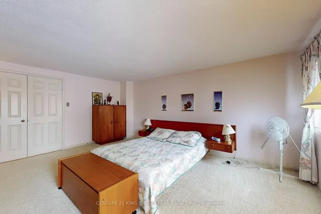 Additional image 26 of 37 Carl Cres