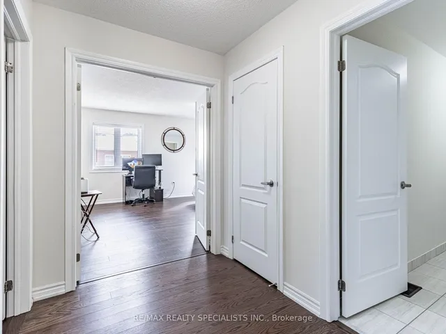 Additional image 30 of 78 Roulette Cres