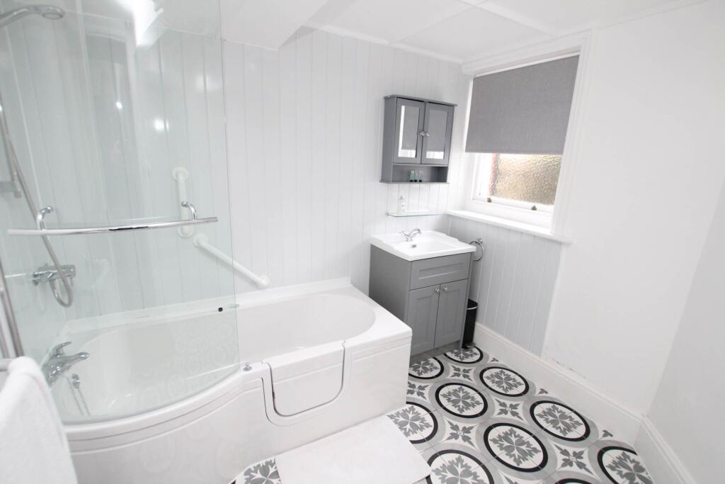 Additional image 5 of South Cliff Avenue, Eastbourne, BN20 7AH