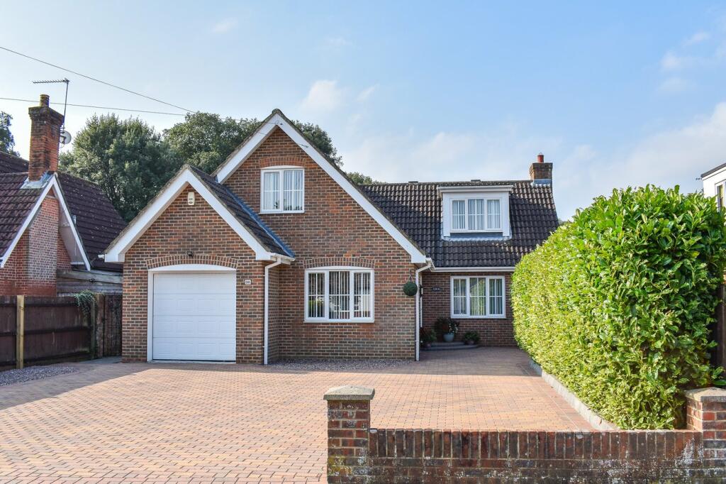 Smugglers Lane North, Highcliffe, Christchurch, BH23