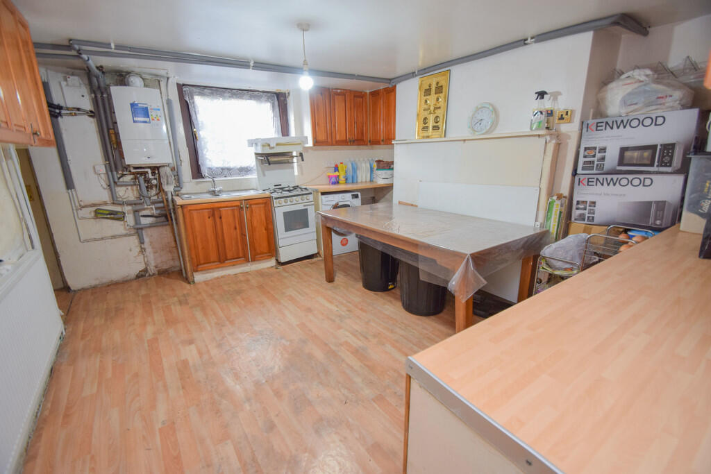 Additional image 16 of Wellington Crescent, Shipley