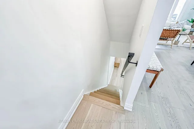 Additional image 18 of 548 Glebeholme Blvd