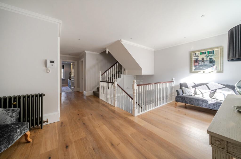 Additional image 31 of Woodclyffe Drive, Chislehurst, Kent, BR7