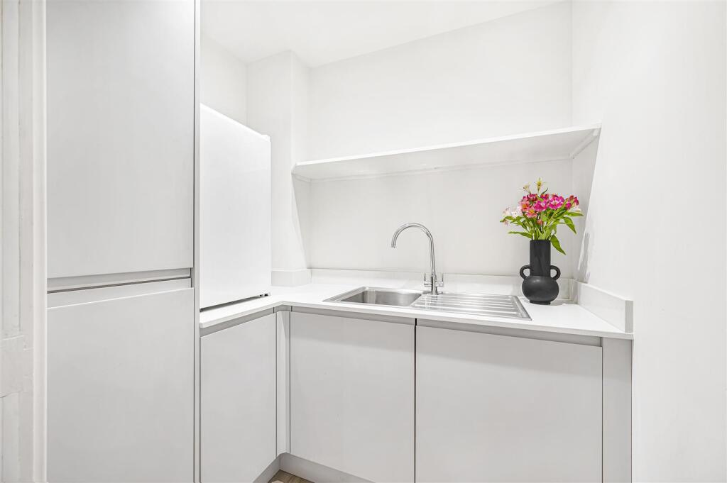 Additional image 30 of Waters Edge, Claremont Road