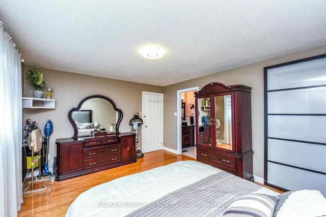 Additional image 20 of 118 Mikado Cres