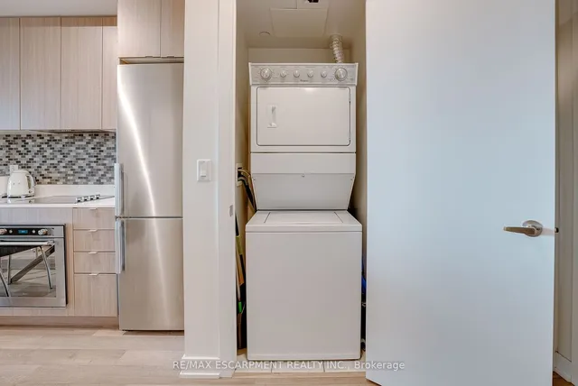 Additional image 29 of 5230 DUNDAS St Unit 527