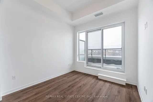 Additional image 16 of 395 Dundas St Unit 212