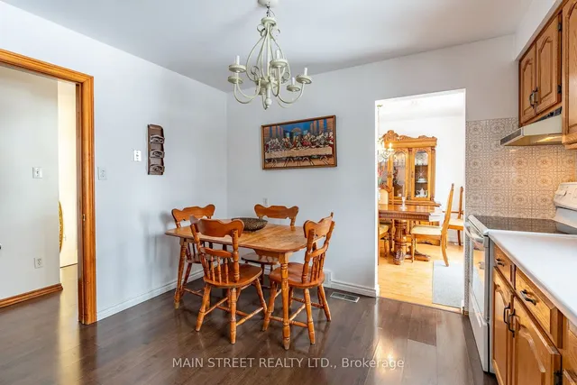 Additional image 12 of 92 Queenston Cres