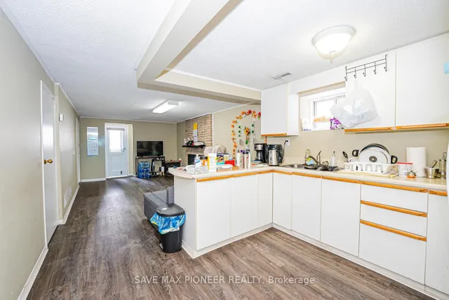 Additional image 21 of 122 Centre St