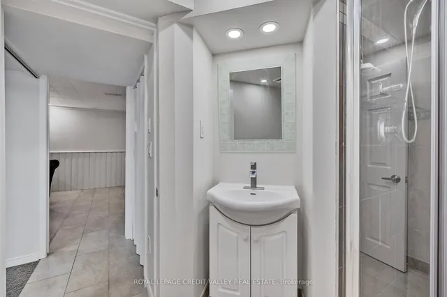 Additional image 40 of 36 Lockton Cres