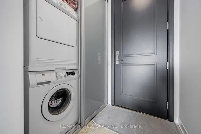 Additional image 17 of 88 Park Lawn Rd Unit 301