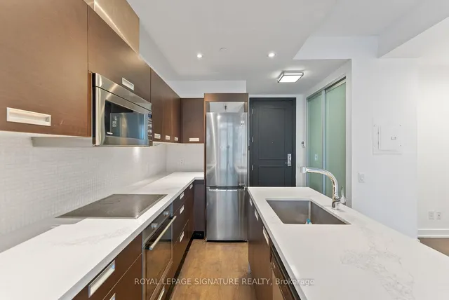 Additional image 8 of 90 Park Lawn Rd Unit 503