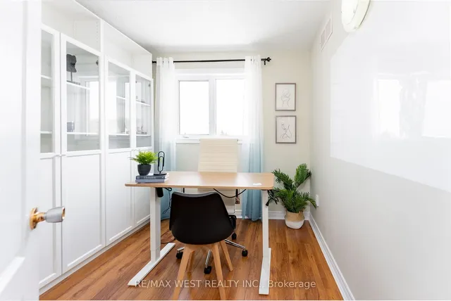 Additional image 10 of 1020 Windbrooke Grve