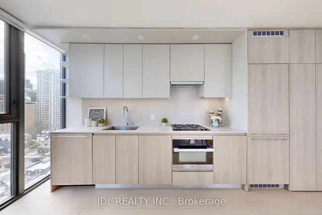 Additional image 10 of 81 Wellesley St Unit 902