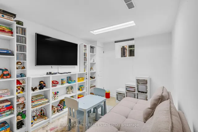 Additional image 39 of 440 Glengarry Ave