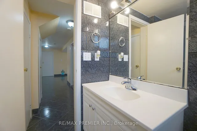 Additional image 38 of 32 Marlington Cres