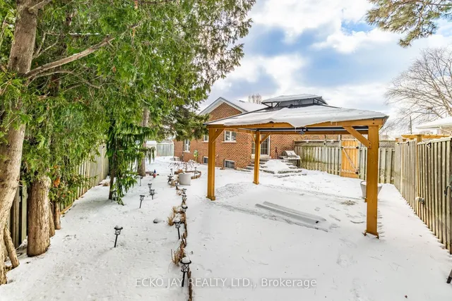 Additional image 22 of 15 Comet Crt