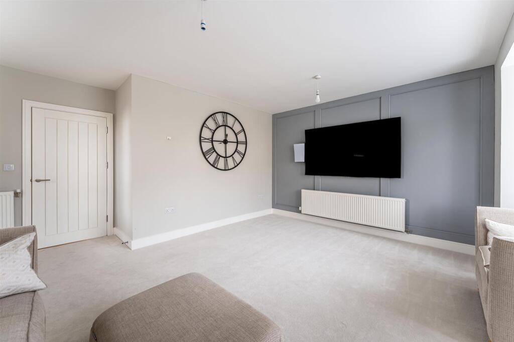 Additional image 11 of Hannah Drive, Locking Parklands - LARGE EXTENSION