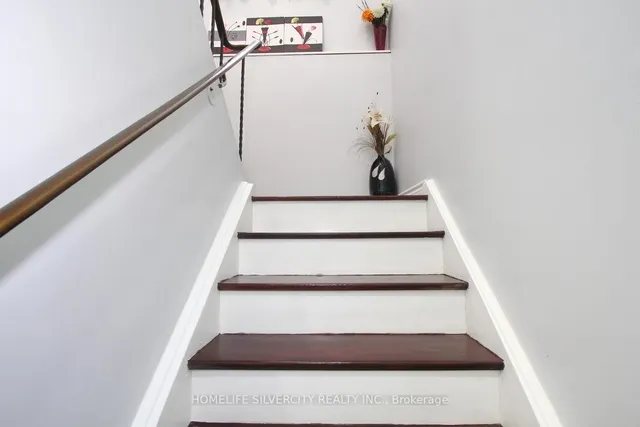 Additional image 21 of 7500 Goreway Dr Unit #37