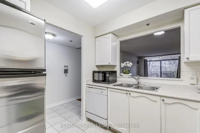 Additional image 13 of 100 Burloak Dr Unit 2405