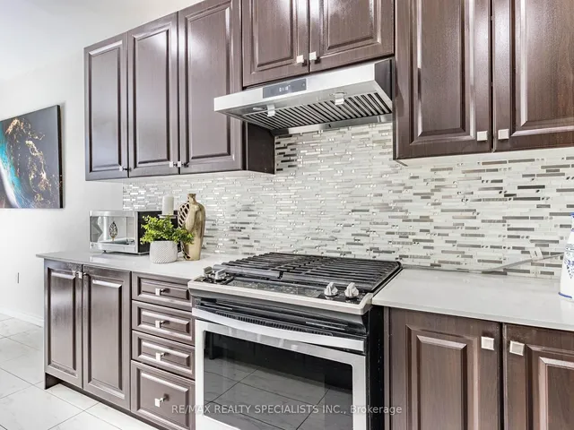 Additional image 16 of 78 Roulette Cres